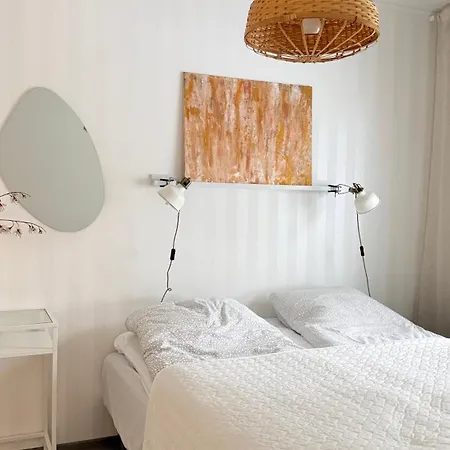 Valoisa Raikas Kaksio Keskellae Suomea Apartment