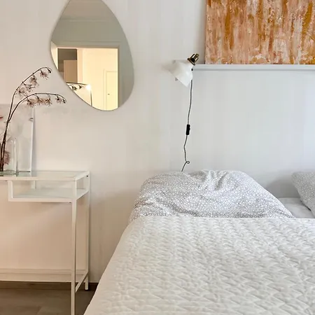 Valoisa Raikas Kaksio Keskellae Suomea Apartment Haapavesi
