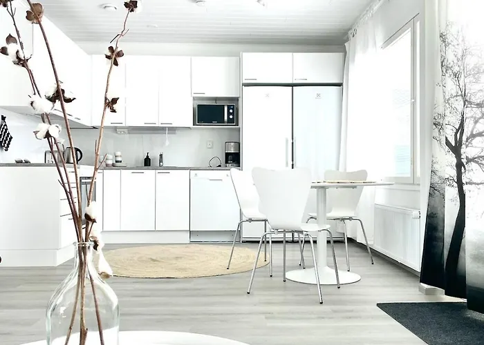 Valoisa Uusi Kaksio Keskellae Suomea アパート Haapavesi