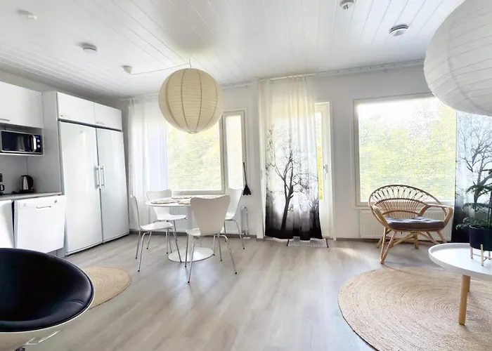 Valoisa Uusi Kaksio Keskellae Suomea アパート Haapavesi